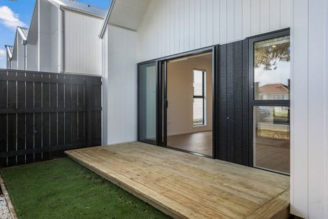 Photo of property in 2/2 Riversdale Road, Avondale, Auckland, 1026