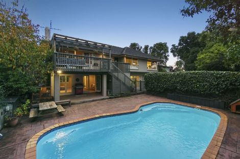 Photo of property in 24 Otakau Road, Milford, Auckland, 0620