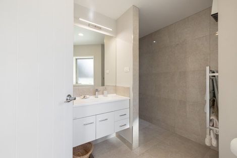 Photo of property in 37 Santa Monica Drive, Papamoa Beach, Papamoa, 3118