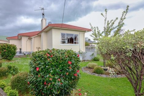 Photo of property in 32 Queen Street, Dannevirke, 4930