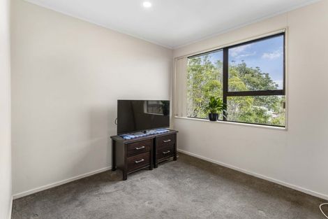Photo of property in 35 Rehia Road, Massey, Auckland, 0614