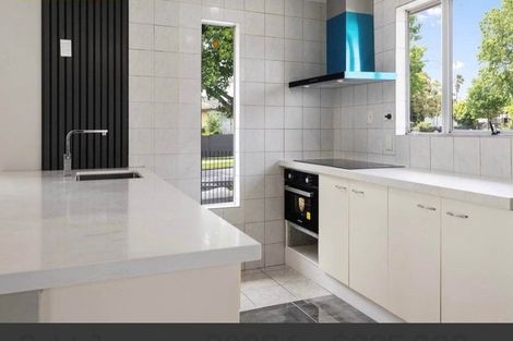 Photo of property in 66 Sikkim Crescent, Clover Park, Auckland, 2019