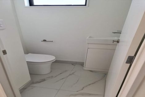 Photo of property in 107b Wharf Road, Te Atatu Peninsula, Auckland, 0610