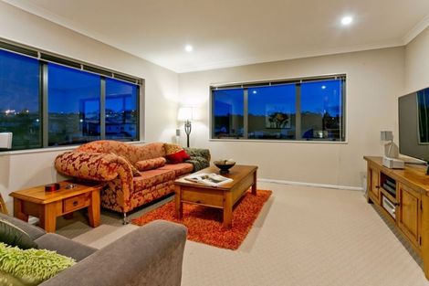 Photo of property in 57 Laurel Oak Drive, Schnapper Rock, Auckland, 0632