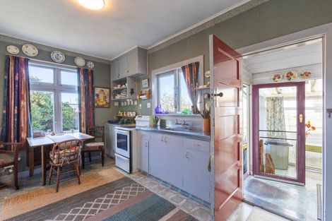 Photo of property in 6 Waterloo Street, Dannevirke, 4930