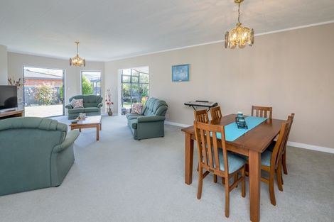 Photo of property in 17 Avon Street, Levin, 5510