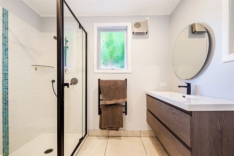 Photo of property in 11 Selwyn Avenue, Glen Eden, Auckland, 0602