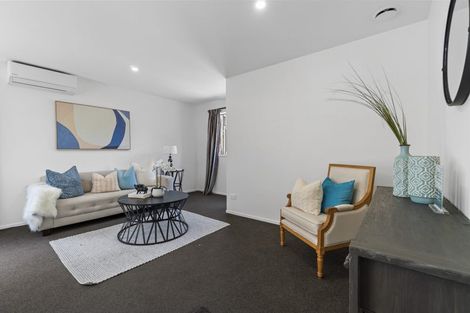 Photo of property in 548b Glenfield Road, Glenfield, Auckland, 0629