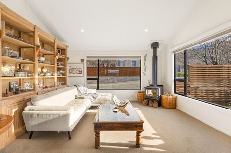 Photo of property in 2 Percy Lane, Wanaka, 9305