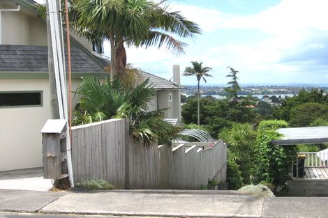 Photo of property in 5 Wakanui Street, Birkenhead, Auckland, 0626