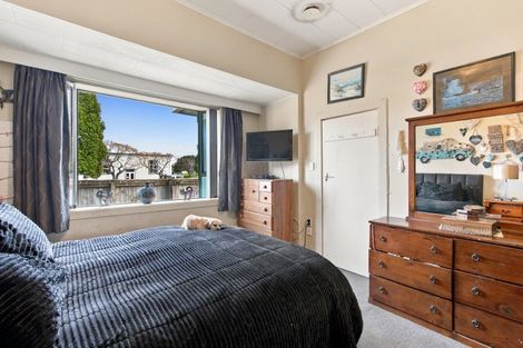 Photo of property in 30 Memorial Place, Waitara, 4320