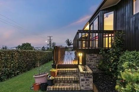 Photo of property in 1a Eastglen Road, Glen Eden, Auckland, 0602
