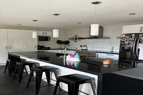 Photo of property in 127 Upper Fitzherbert Road, Wainuiomata, 5373