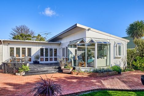 Photo of property in 20 Whites Line West, Woburn, Lower Hutt, 5010