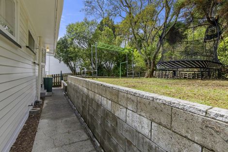 Photo of property in 21 Holland Street, Wainuiomata, Lower Hutt, 5014
