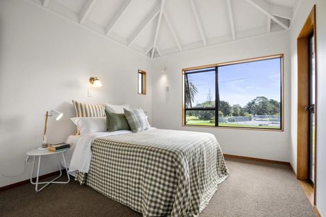 Photo of property in 1/62 Wairoa Road, Narrow Neck, Auckland, 0624