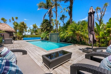 Photo of property in 2/20 Gulf View Road, Murrays Bay, Auckland, 0630