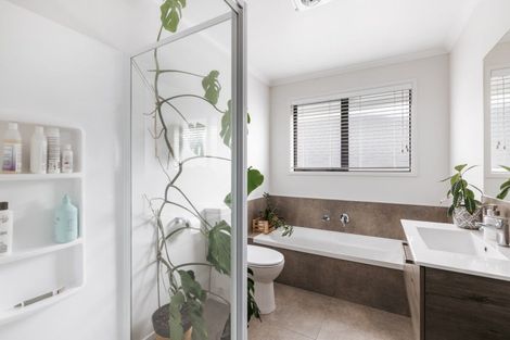 Photo of property in 24 Taffe Crescent, Pyes Pa, Tauranga, 3112