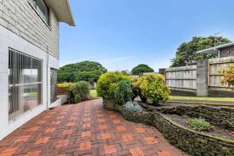 Photo of property in 5 Saint Ives Grove, Whalers Gate, New Plymouth, 4310