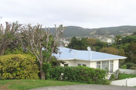Photo of property in 4 Kereru Bend, Tawa, Wellington, 5028