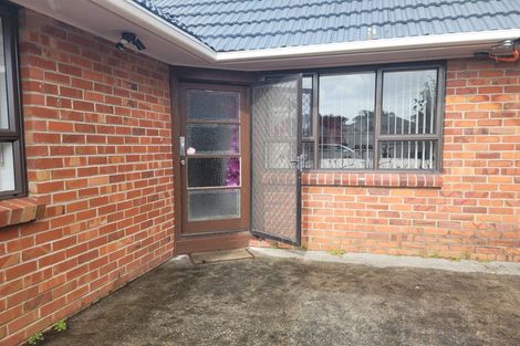 Photo of property in 48 Taikata Road, Te Atatu Peninsula, Auckland, 0610