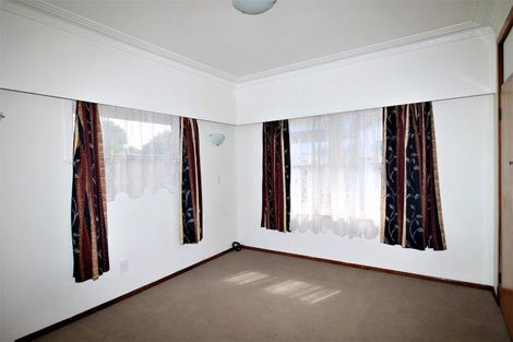Photo of property in 25 Lynmore Drive, Hillpark, Auckland, 2102