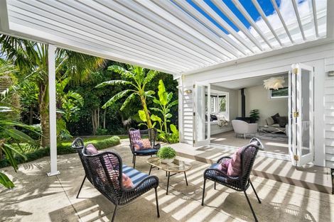 Photo of property in 151 Glenfield Road, Hillcrest, Auckland, 0626