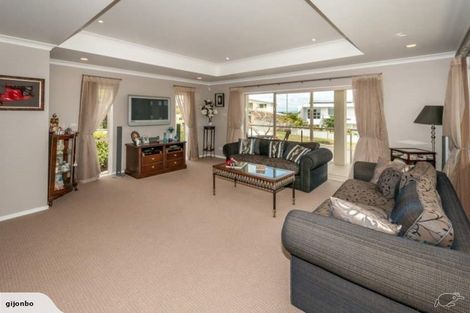Photo of property in 57 Kittiwake Drive, Schnapper Rock, Auckland, 0632