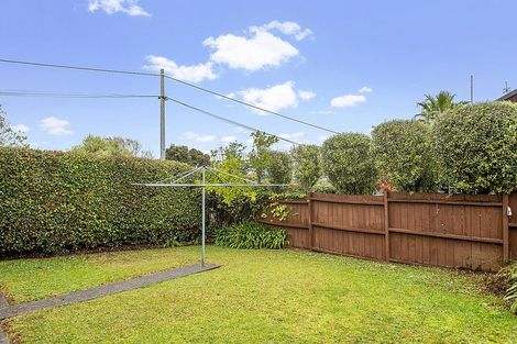 Photo of property in 1/2a Dallinghoe Crescent, Milford, Auckland, 0620
