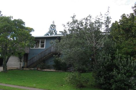Photo of property in 21 Robbies Road, Shelly Park, Auckland, 2014