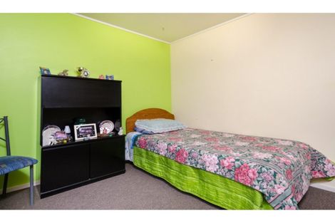 Photo of property in 46 Zefiro Drive, Massey, Auckland, 0614
