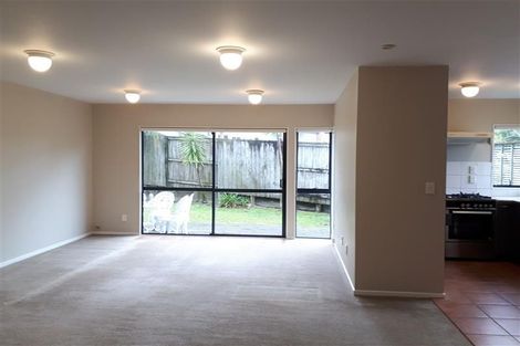 Photo of property in 19 Calypso Way, Unsworth Heights, Auckland, 0632