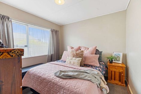 Photo of property in 44a Geraldine Crescent, Cloverlea, Palmerston North, 4412