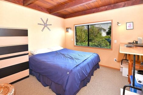 Photo of property in 58 Albatross Road, Red Beach, 0932