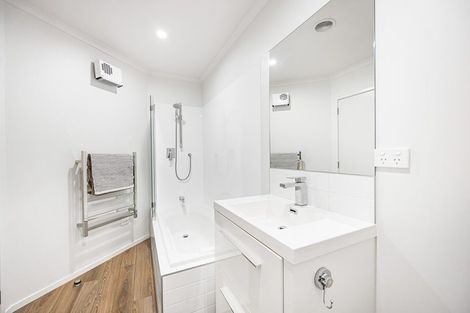 Photo of property in 19 Karauria Lane, Orewa, 0931