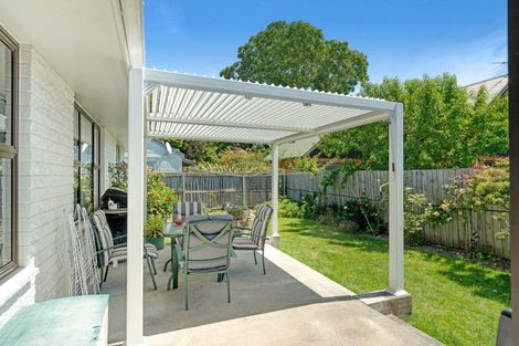 Photo of property in 15 Resolution Place, Bryndwr, Christchurch, 8053