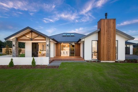 Photo of property in 138 Taupaki Road, Taupaki, 0782