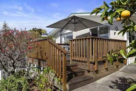 Photo of property in 6 Te Mara Place, Merrilands, New Plymouth, 4312