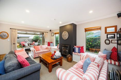 Photo of property in 3 Lourie Way, Fitzherbert, Palmerston North, 4410