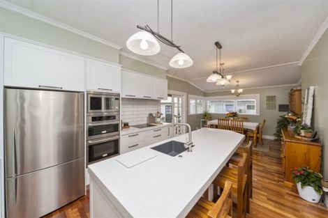 Photo of property in 1 Hunter Street, Hawera, 4610