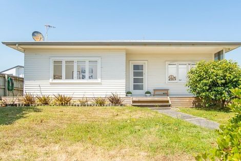 Photo of property in 1/766 Papamoa Beach Road, Papamoa Beach, Papamoa, 3118