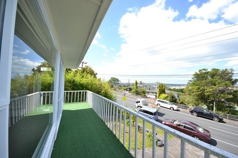 Photo of property in 27 Chivalry Road, Glenfield, Auckland, 0629