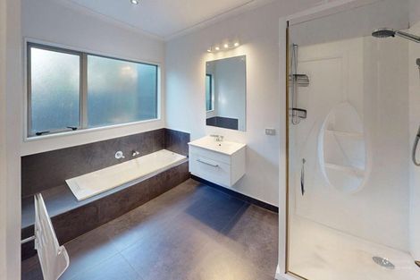 Photo of property in 6 D'urville Place, Kelvin Grove, Palmerston North, 4414