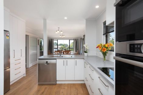 Photo of property in 108 Dickson Road, Papamoa Beach, Papamoa, 3118