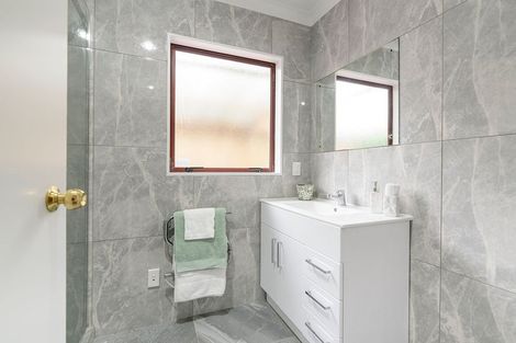 Photo of property in 28 Boundary Road, Blockhouse Bay, Auckland, 0600