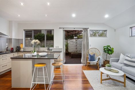 Photo of property in 23 East Coast Road, Milford, Auckland, 0620