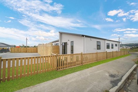 Photo of property in 20 Ihi Place, Karaka, 2578