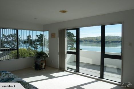 Photo of property in 30 Molyneux Close, Whitby, Porirua, 5024
