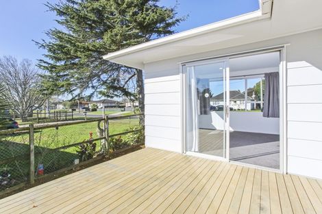 Photo of property in 30a Birdwood Road, Swanson, Auckland, 0612