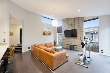 Photo of property in 94 Lake Panorama Drive, Henderson Valley, Auckland, 0612